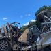 Batida entre carro e ônibus deixa seis pessoas mortas