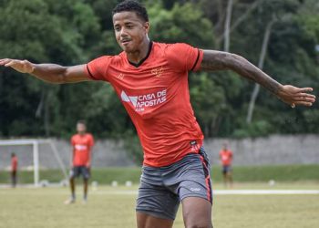 STJD bane atacante ex- Vitória por envolvimento em casos de manipulação no futebol