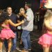 São Domingos – Capitão Forró convida prefeito, primeira-dama e deputados para dançarem no palco