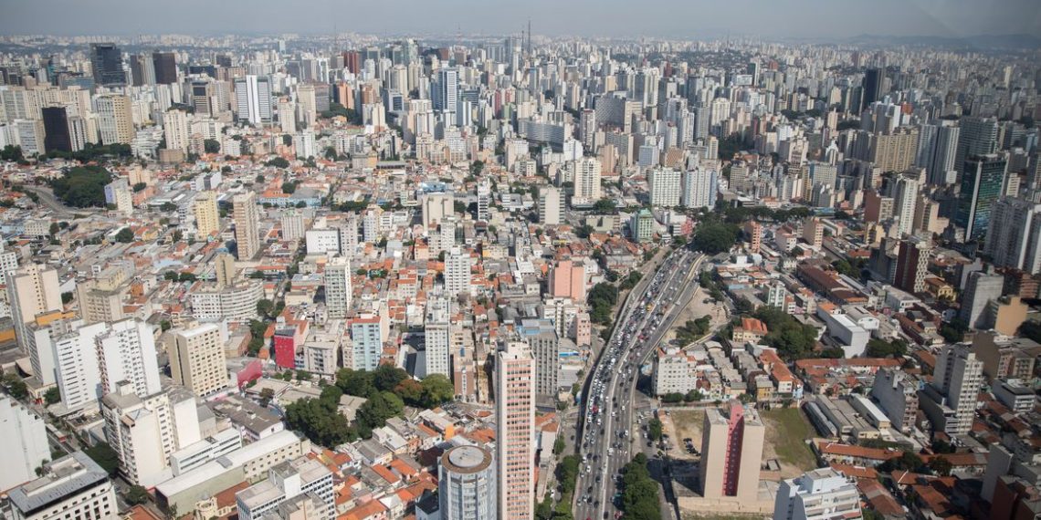 População do Brasil passa de 203 milhões, mostra Censo 2022