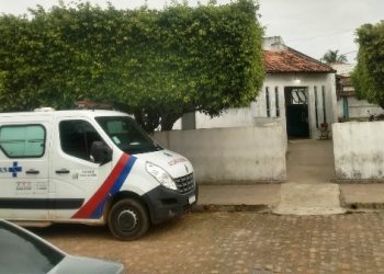 Homem é ferido a golpe de faca no peito.Tentativa de homicídio praticado pela esposa da vítima; diz PM