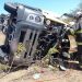 Corpo de Bombeiros resgata motorista preso às ferragens após carreta tombar na BR 235