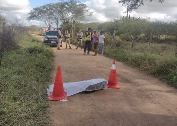 Transexual é encontrada morta com marcas de tiros em estrada vicinal