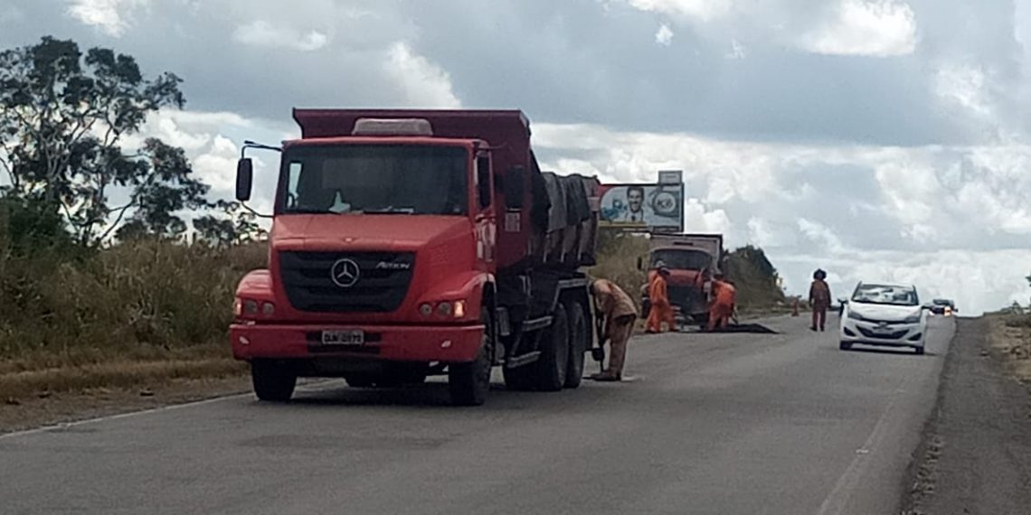 Buraco que provocou acidente com 5 mortes na BR 116 é tapado