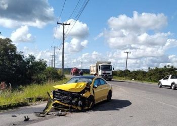 Zagueiro Raul Gustavo, do Bahia, se envolve em acidente de carro