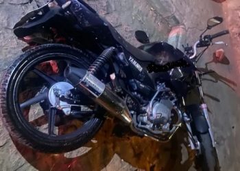 Homem danifica moto e ameaça de morte namorado da ex-esposa em hospital