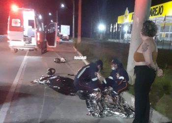 Jogador da Seleção de Porto Seguro e amiga morrem em colisão de moto com poste na BR-367