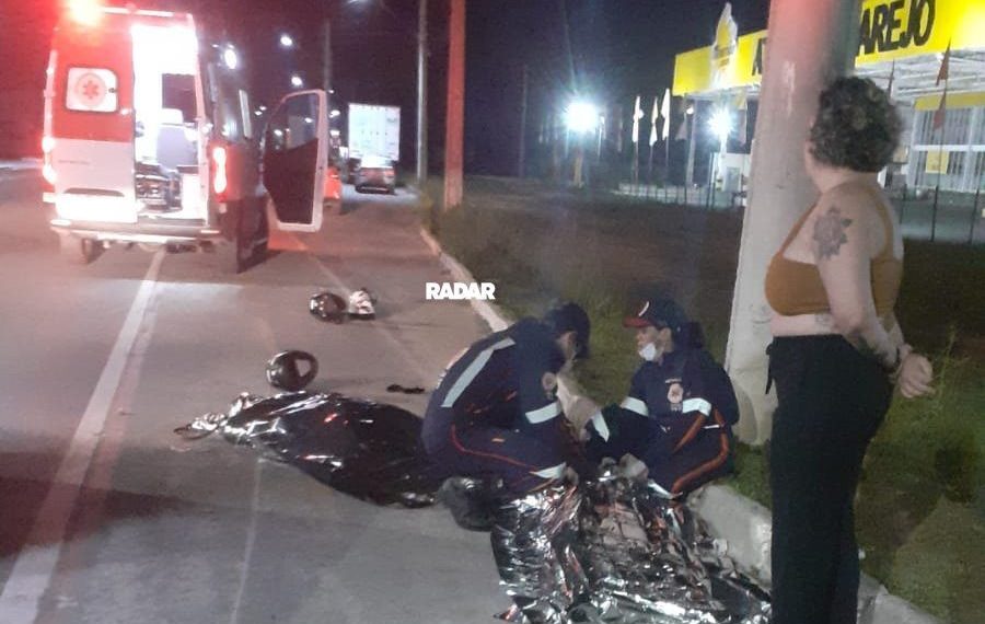 Jogador da Seleção de Porto Seguro e amiga morrem em colisão de moto com poste na BR-367