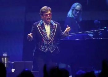 Elton John dá adeus aos palcos após 50 anos de carreira
