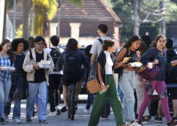 Com recorde de jovens no mundo, campanha quer ouvir o que eles pensam