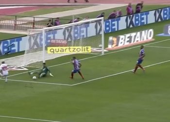 Goleiro do Bahia Marcos Felipe segura o empate com o São Paulo no Morumbi
