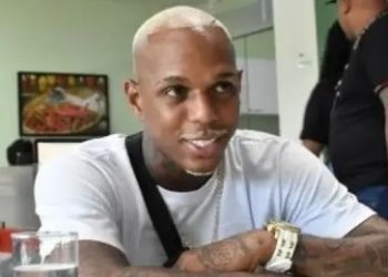 OH Polêmico desmaia durante show e é levado às pressas para o hospital