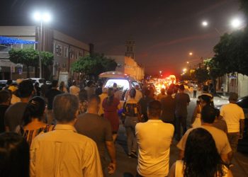 Valente: sepultamento dos corpos de Victor e Joelson foi marcado por muita comoção