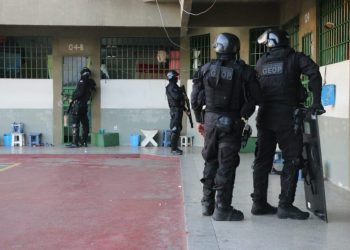 Quinze celulares são apreendidos durante operação no sistema prisional