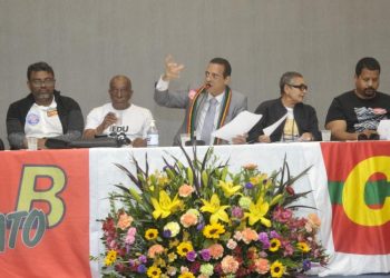 Integrantes da Comissão de Educação e professores debatem o Fundef na ALBA