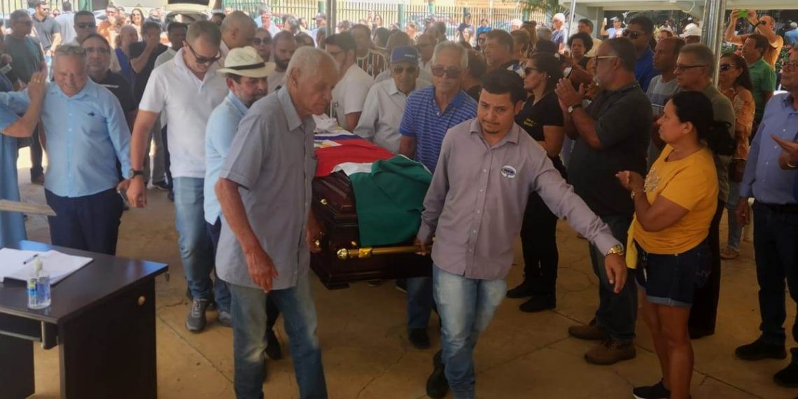 América Dourada – Velório e sepultamento do corpo do ex-prefeito Guina acontecem da forma que ele havia pedido a família