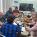 Comitiva de Capela do Alto Alegre liderada por Iraesto Moreira participa de audiência na Embasa em Feira de Santana