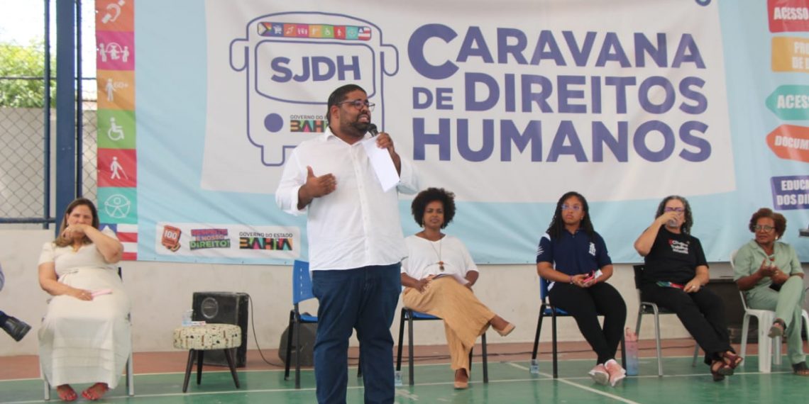Em ato simbólico, secretário Felipe Freitas abre a Caravana de Direitos Humanos em Serrinha
