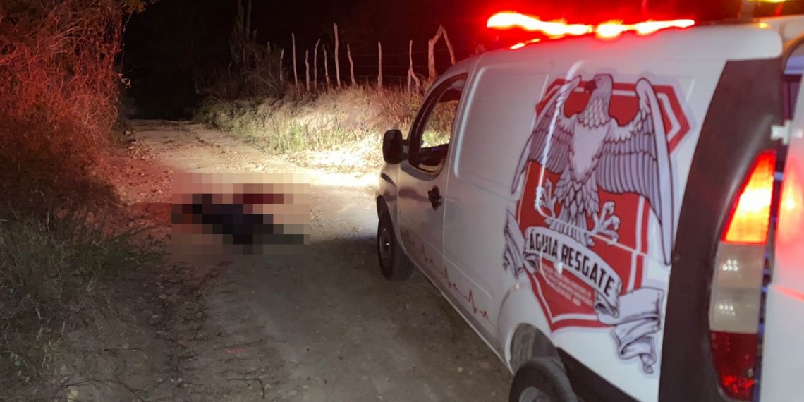 Homem é encontrado morto com tiros na cabeça e ombro supostamente disparados por arma de grosso calibre