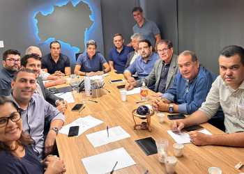 ACM Neto reúne deputados federais e estaduais do União Brasil para discutir eleições de 2024