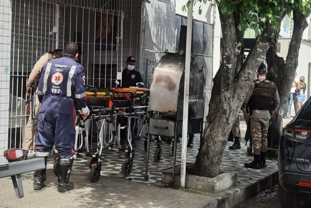Ciganos são baleados dentro de bar e restaurante em Feira de Santana; quatro morreram (atualizada)