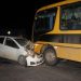 Motorista de carro de passeio morre após se envolver em colisão com ônibus escolar que transportava universitários