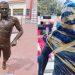 Estátua de Daniel Alves é vandalizada em Juazeiro