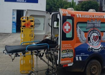 Idosa fica gravemente ferida após cair em rampa às margens da BR 324