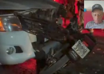 Homem morre em colisão envolvendo motocicleta e caminhonete