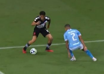 Em duelo contra o rebaixamento, Bahia e Vasco empatam na Fonte Nova