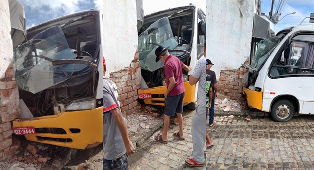 Micro-ônibus perde freio e atinge ponto comercial em Riachão do Jacuípe