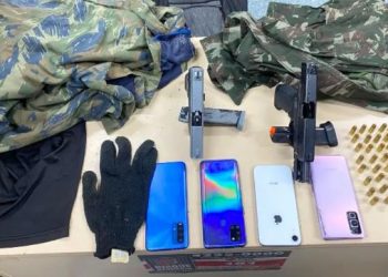 Lauro de Freitas: dois homens são presos após invadir apartamento e fazer criança refém. Um deles teve participação na morte de professores em Santaluz