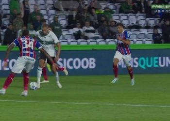 4 x 2 – Bahia bate o Coritiba de virada no Couto Pereira na estreia de Rogério Ceni