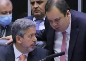 Elmar desponta como favorito a sucessão de Lira na Câmara dos Deputados, diz colunista
