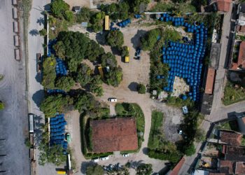 Berço político do deputado Elmar Nascimento, um dos líderes do Centrão, Campo Formoso tem caixas-d’água estocadas e distribuídas a conta-gotas