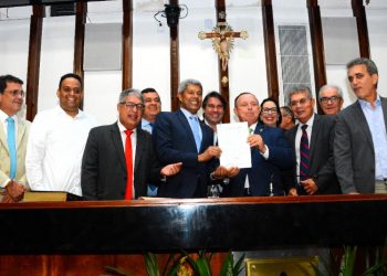 Bahia sem Fome: governador Jerônimo Rodrigues faz entrega de Projeto ao Legislativo