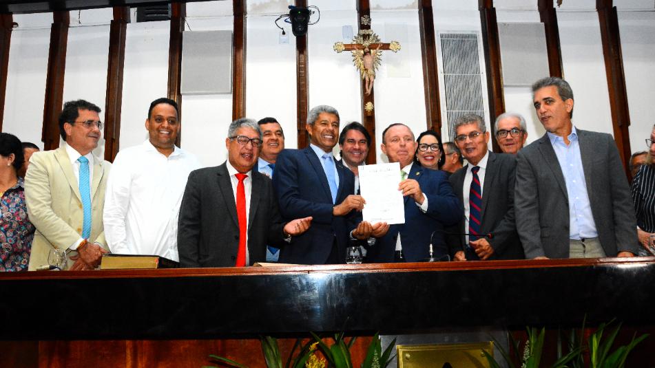 Bahia sem Fome: governador Jerônimo Rodrigues faz entrega de Projeto ao Legislativo