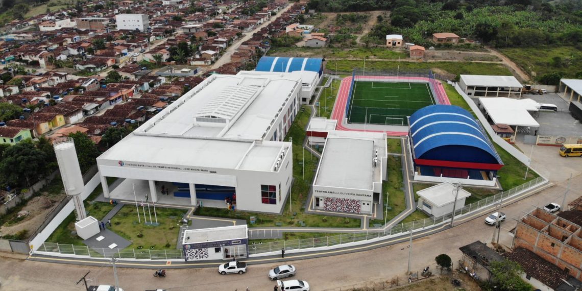 Governador Jerônimo Rodrigues faz entrega de importantes obras em Jiquiriçá e Laje