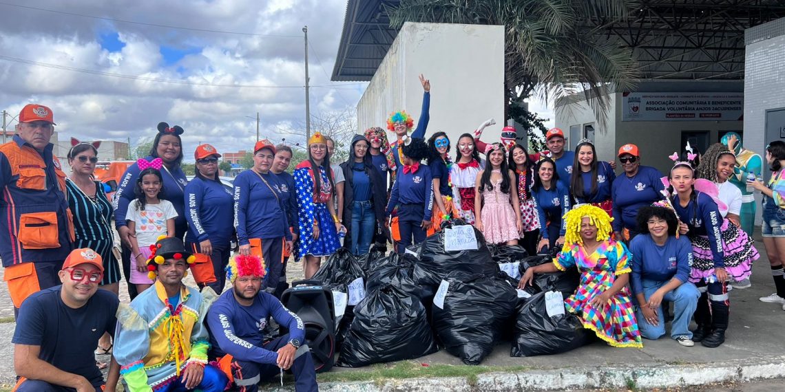 Brigada Anjos Jacuipenses faz a festa da criançada com distribuição de presentes