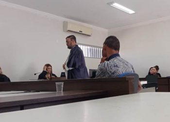 Acusado de matar vizinho a golpes de faca em 2020 vai a júri popular e é condenado a 10 anos de prisão