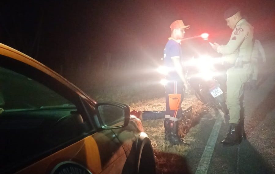 Homem é encontrado morto com vários tiros ao lado de motocicleta as margens da BA 120