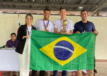 Baianos de Araci desenvolvem pesquisa com casca de banana e ganham prêmios internacionais no Panamá