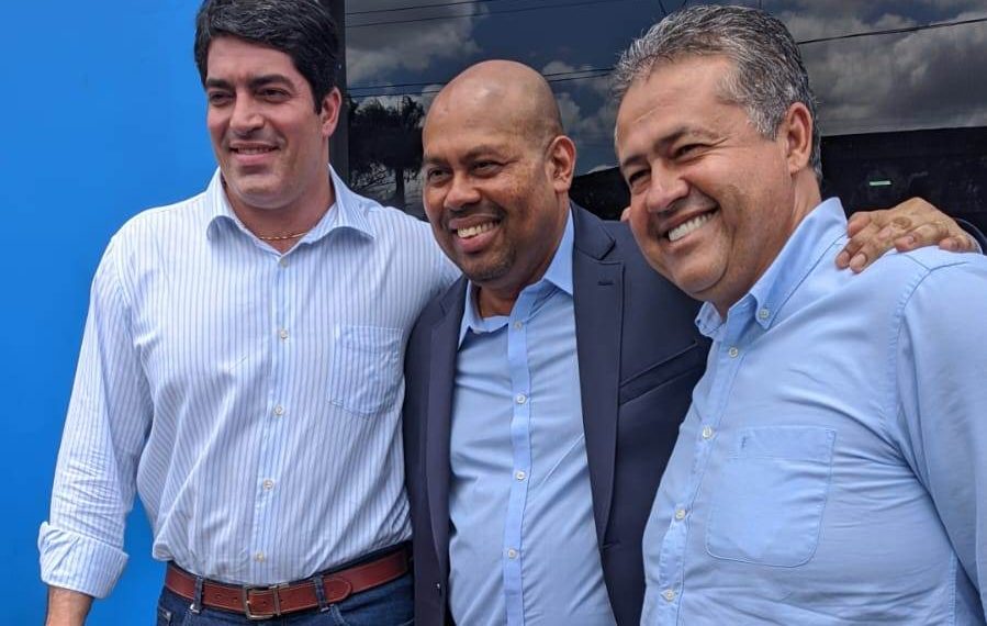 Teodoro Sampaio – Na comemoração dos 62 anos de emancipação, Otto Filho chama a prefeito de traidor, os professores dizem que o mesmo é insensivel e Alex da Piatã fala de gratidão por ter sido o mais votado em 2022