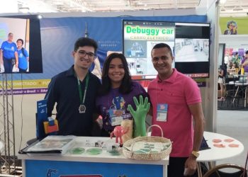 Estudante araciense recebe prêmio em Brasília por descoberta de asteroides