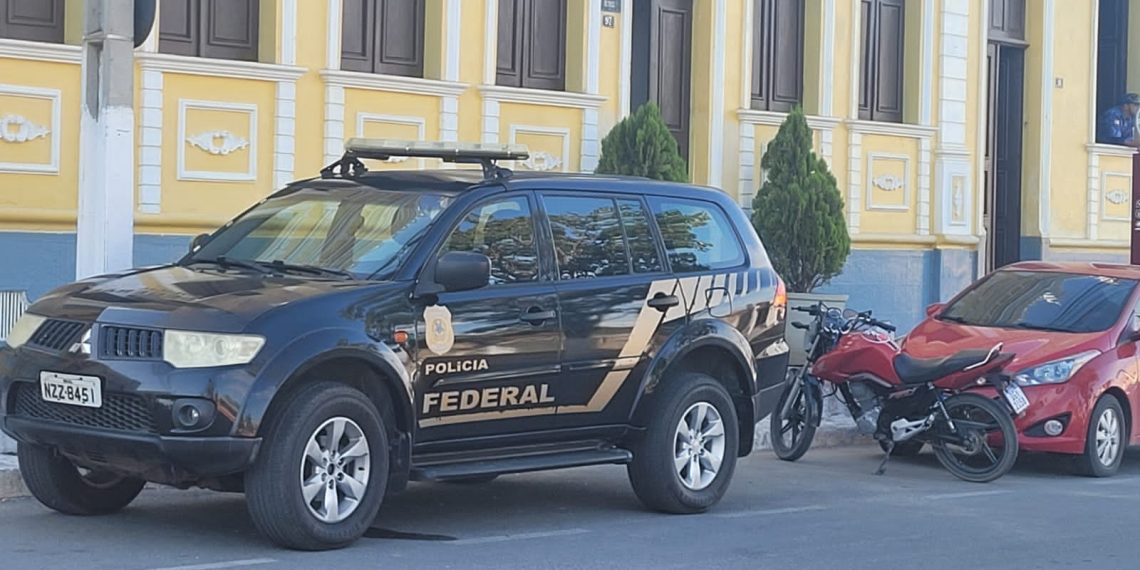 PF combate fraudes licitatórias em Queimadas. Pessoa ligada ao prefeito foi escolhida para realizar serviços laboratoriais