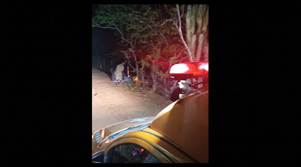 Homem é transferido em estado grave após colidir com cerca de arame e pé de mandacaru