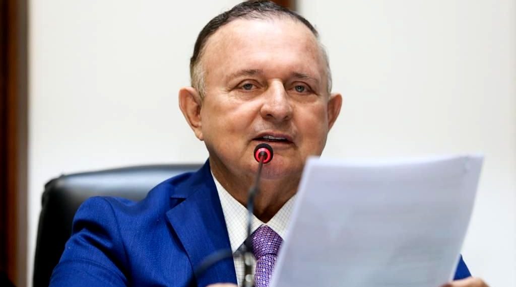 Em sessão na ALBA, Adolfo Menezes celebra 70 anos da Petrobras