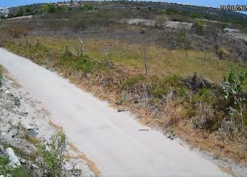 Câmera de segurança registra momento que motocicleta pilotada por empresário é atingida por F4000