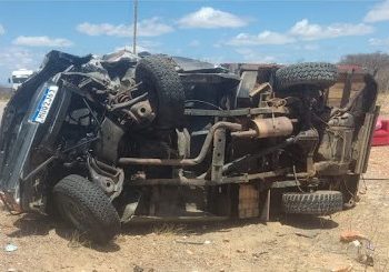 Homem morre em colisão na BA-210 envolvendo Fiesta e D20