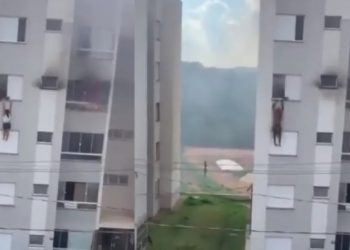 MG – De castigo, menina de 11 anos coloca fogo em sofá, e avós precisam pular de prédio